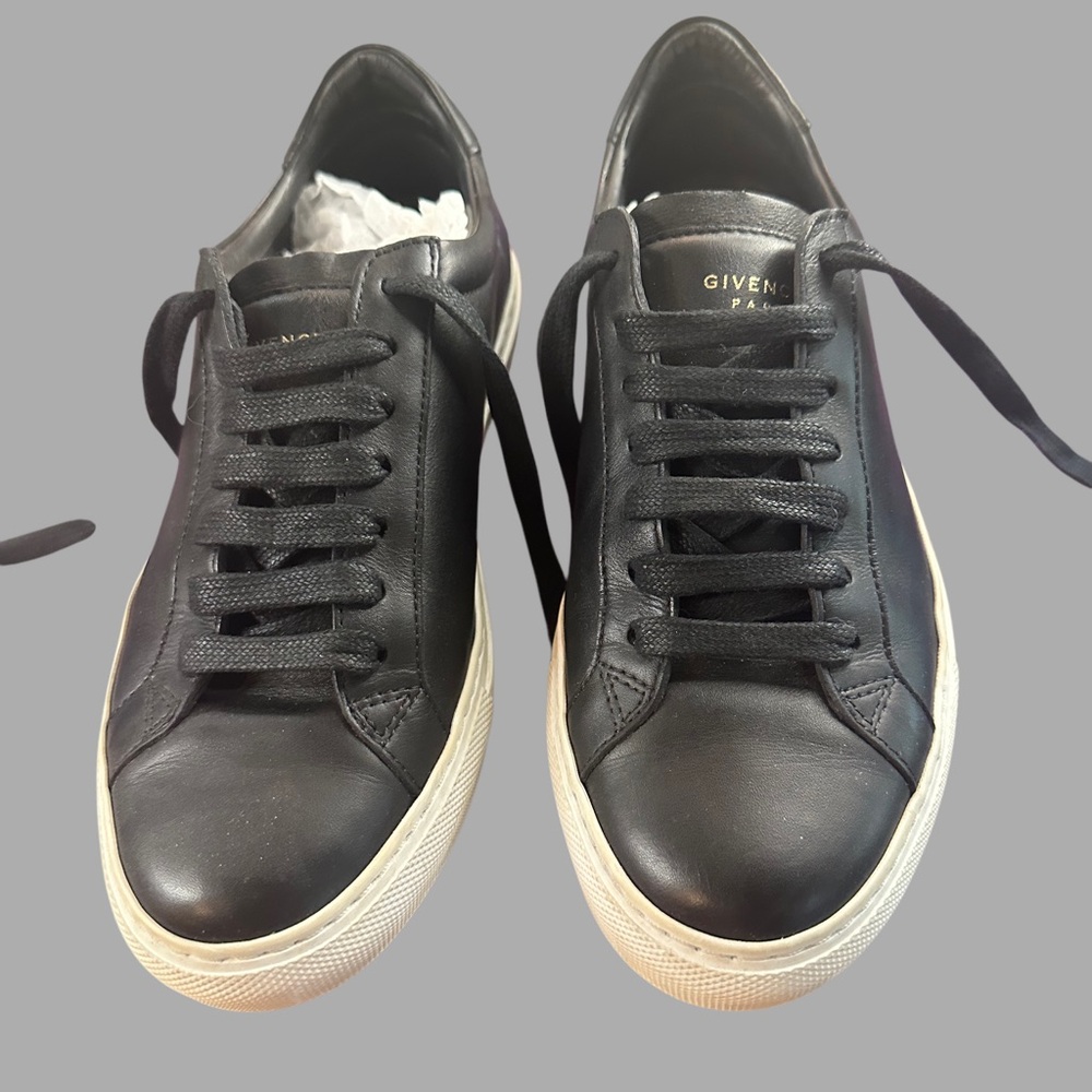 Givenchy Black Sneakers Sleek Low-Top Design